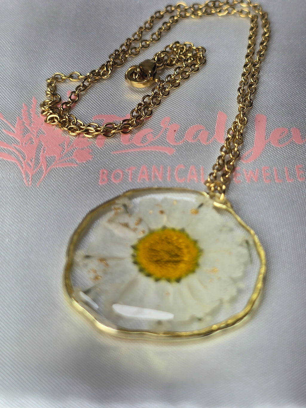 Colar de Margarida Branca