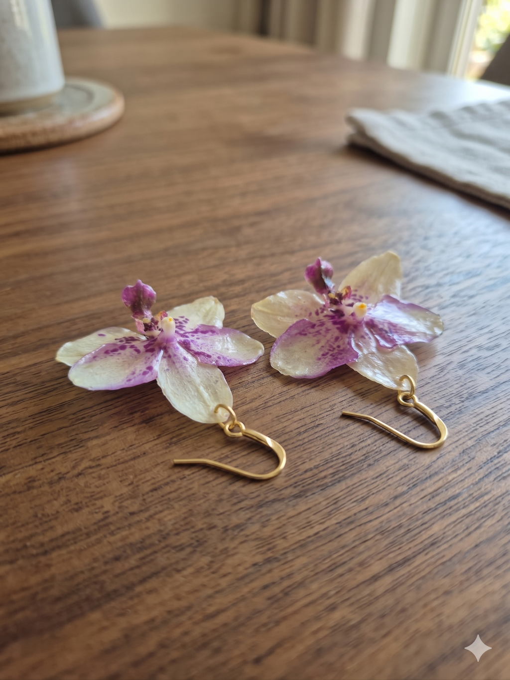 Brinco Orquídea Branco e Roxo