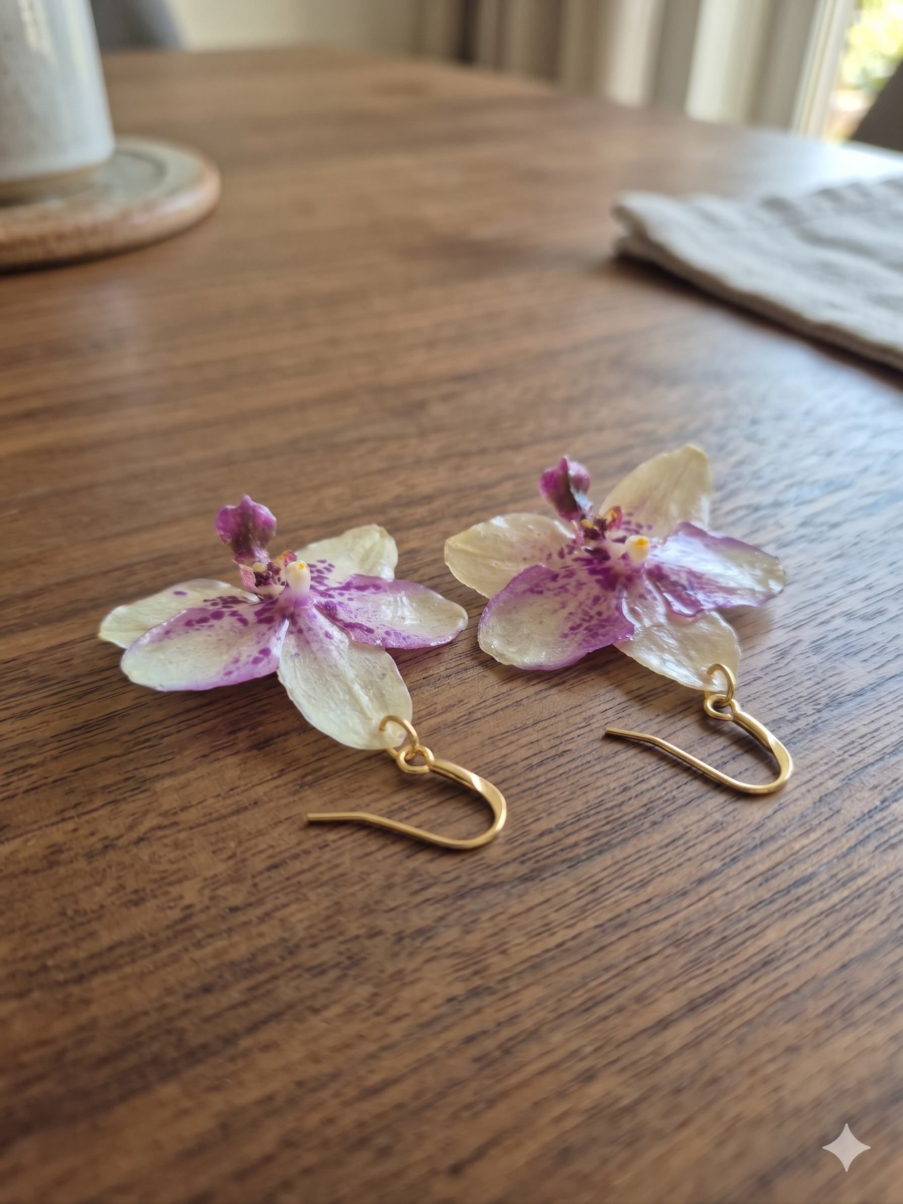 Brinco Orquídea Branco e Roxo