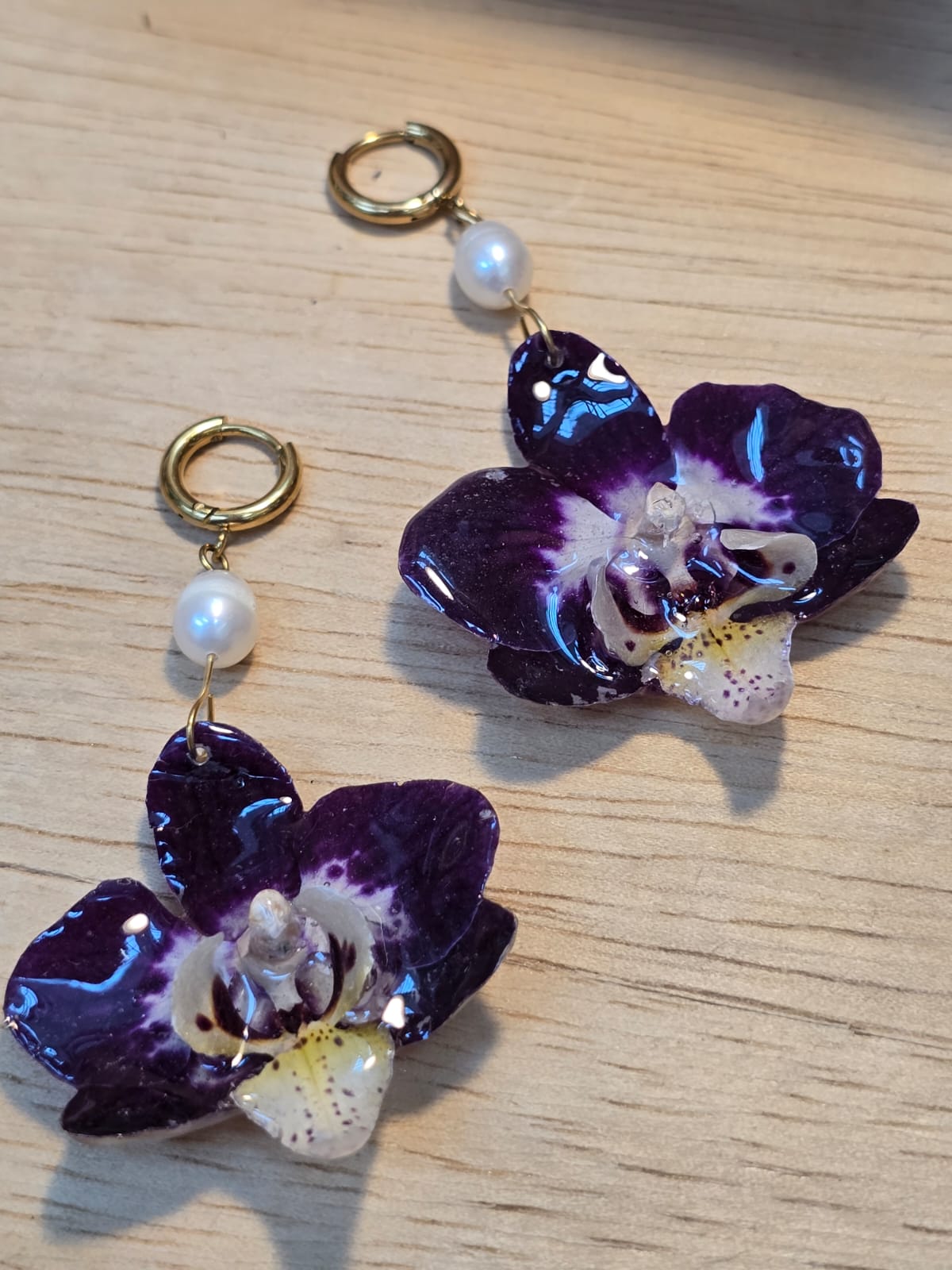 Brinco Argola Orquídea Negra