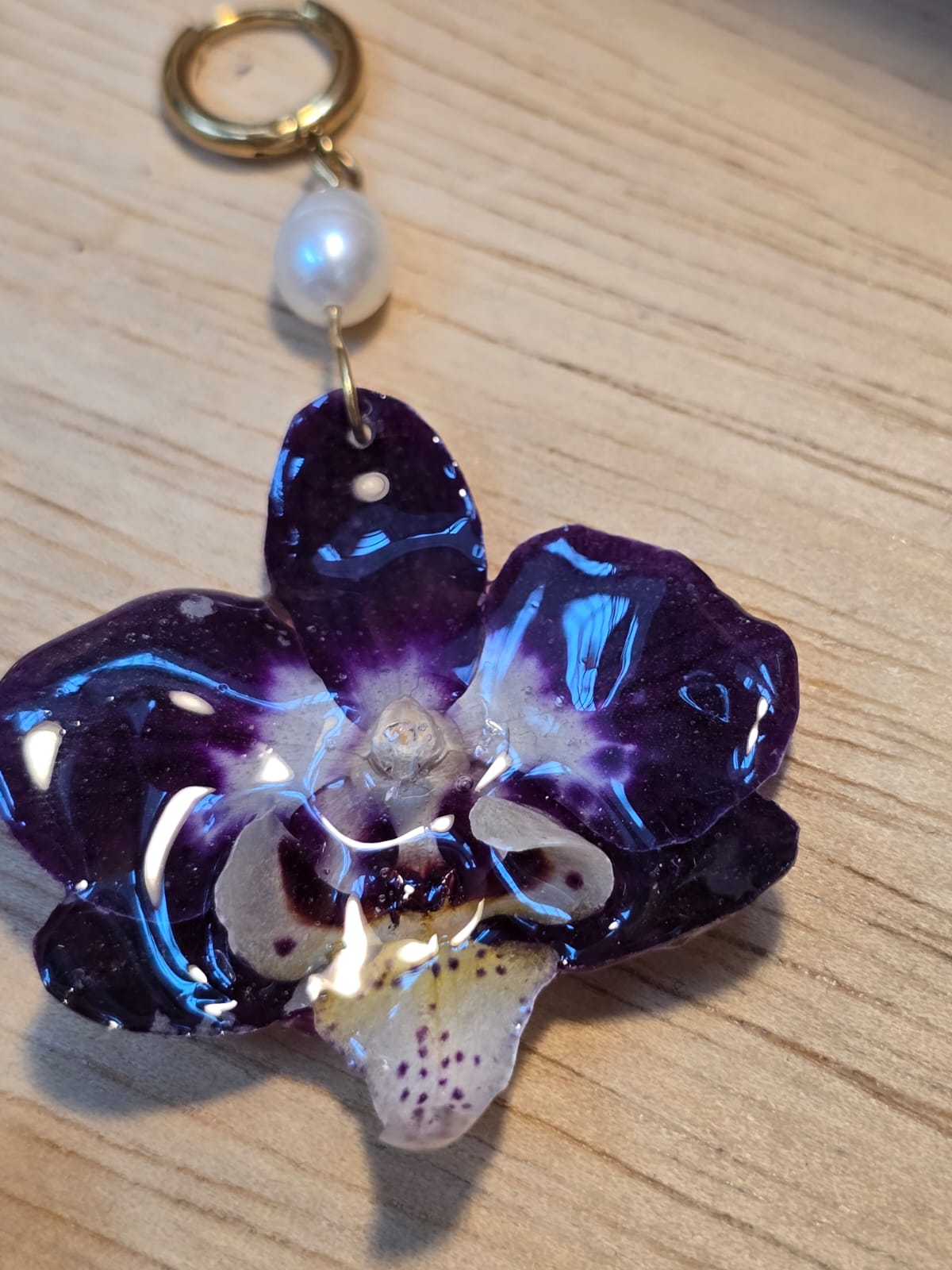 Brinco Argola Orquídea Negra