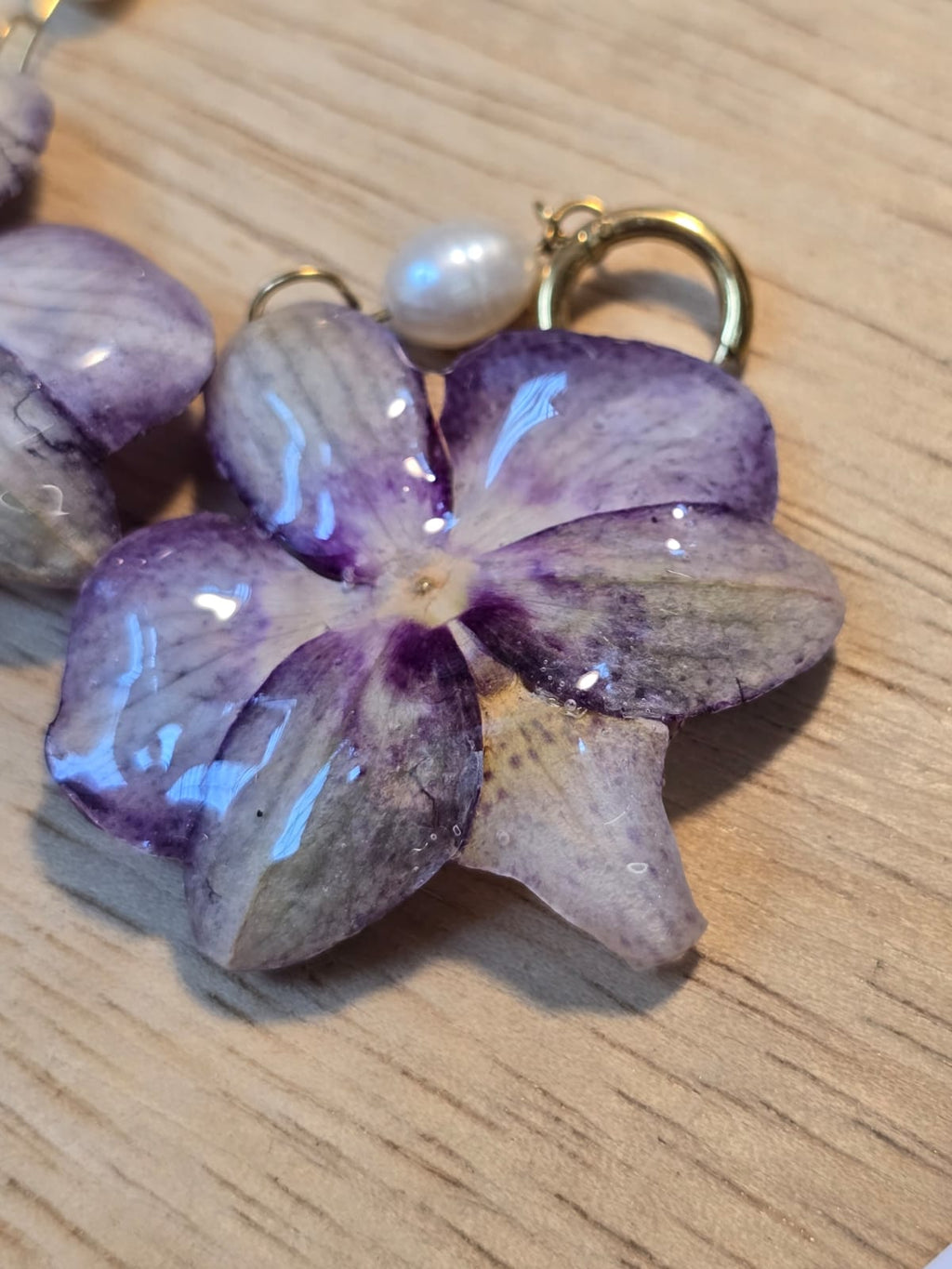 Brinco Argola Orquídea Negra