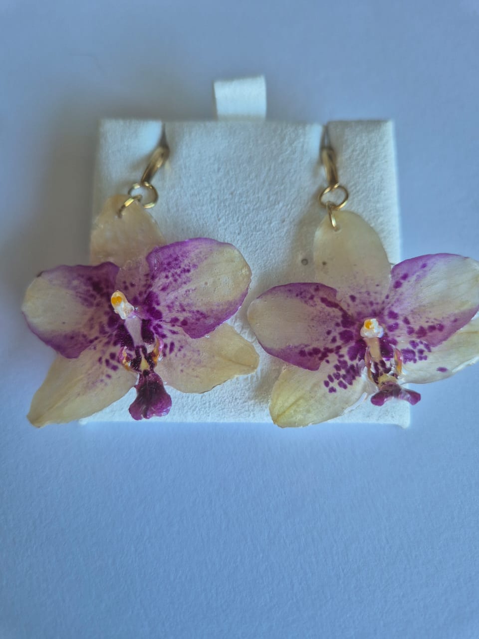 Brinco Orquídea Branco e Roxo