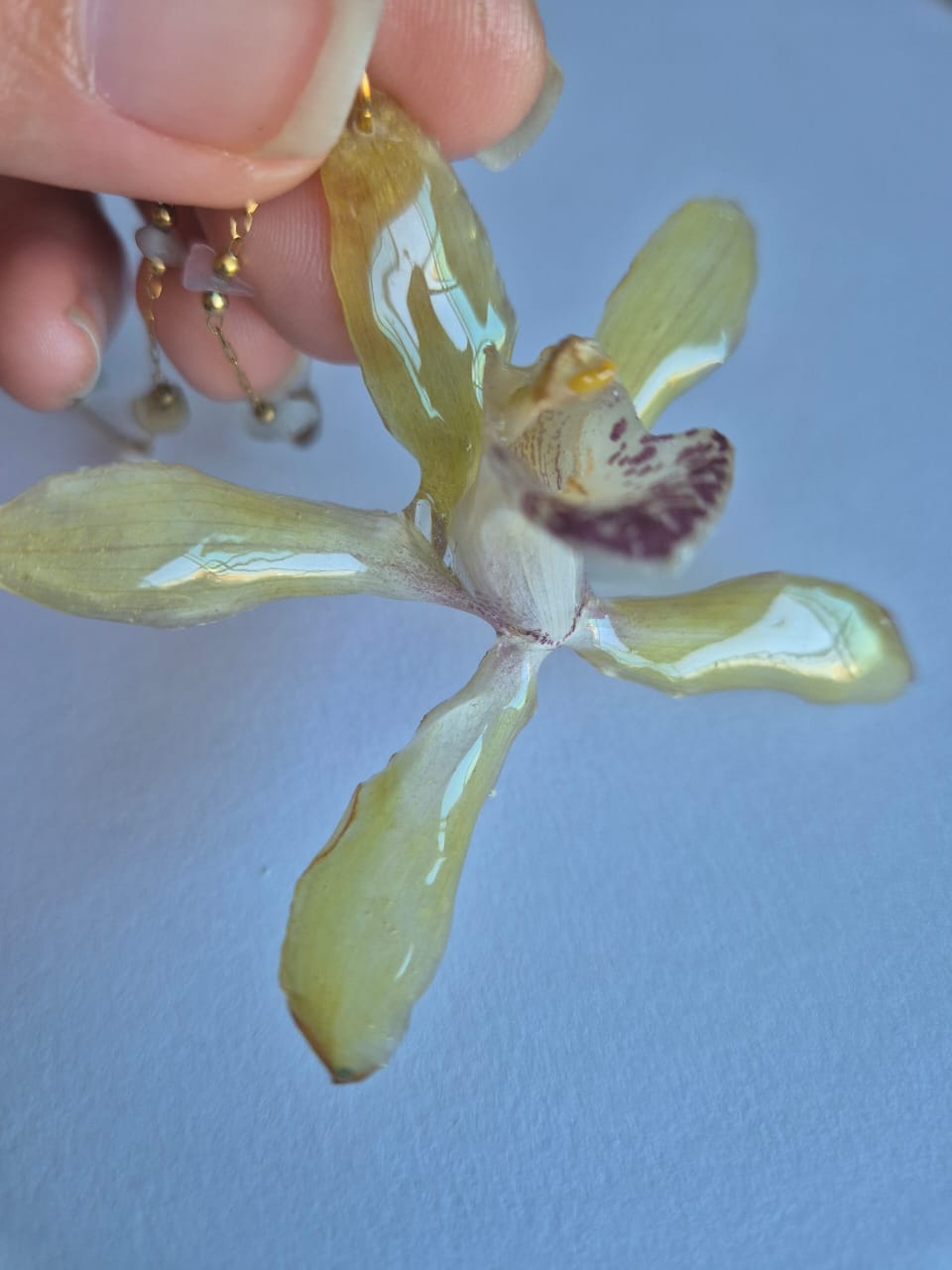 Colar de Orquídea Cymbidium com Pedras Naturais