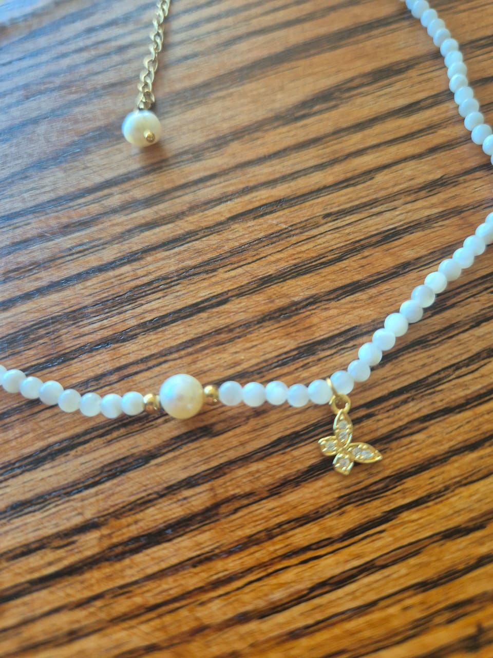 Colar Choker de Pérola de Água Doce e Pedra da Lua – Intuição, Serenidade e Equilíbrio Feminino