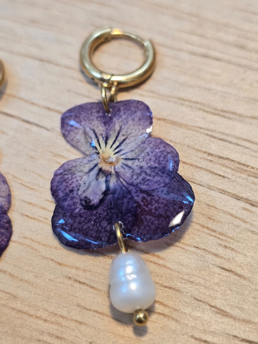 Brinco Amor Perfeito - Violeta, Branco e Amarelo