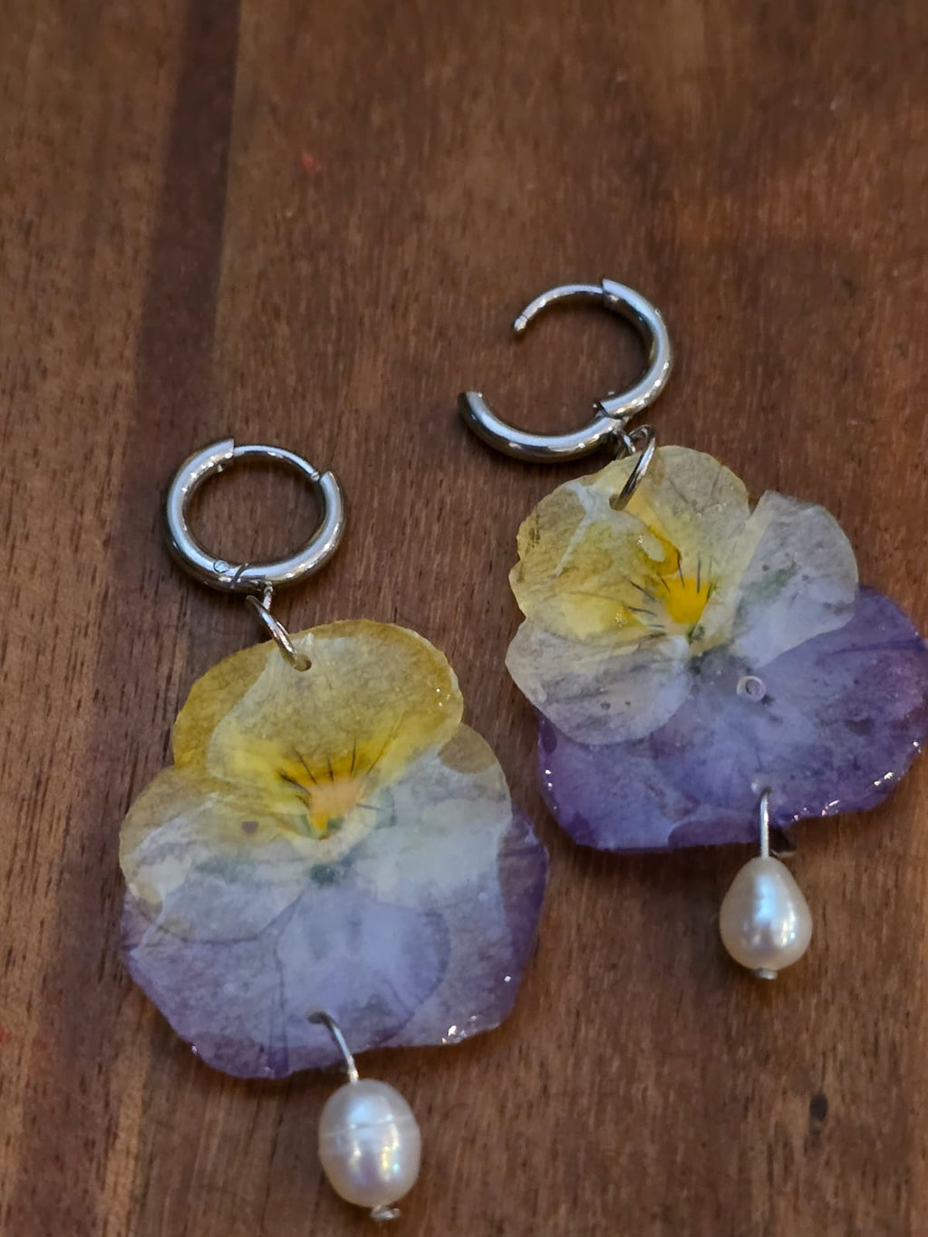 Brinco Amor Perfeito - Violeta, Branco e Amarelo