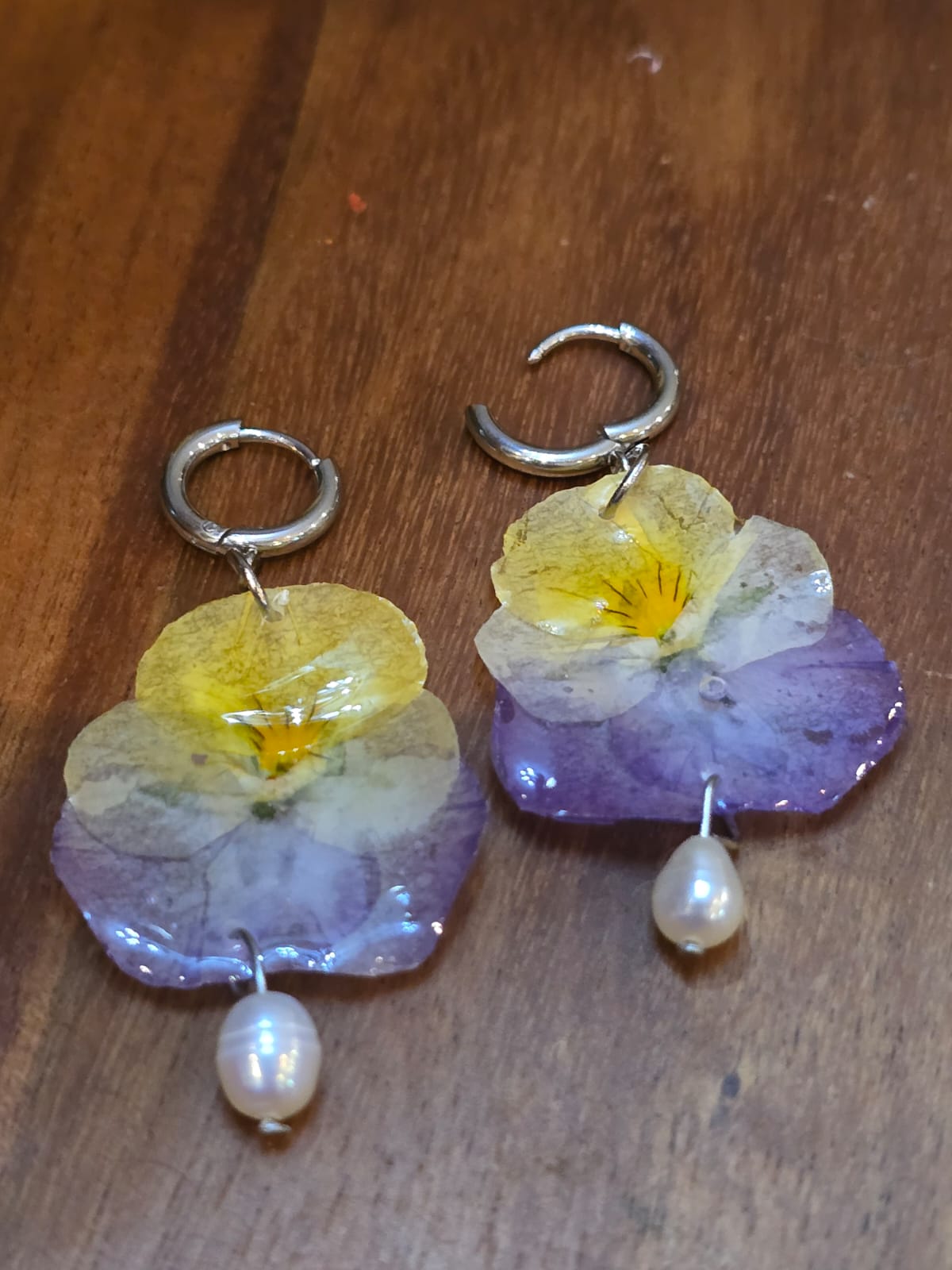 Brinco Amor Perfeito - Violeta, Branco e Amarelo