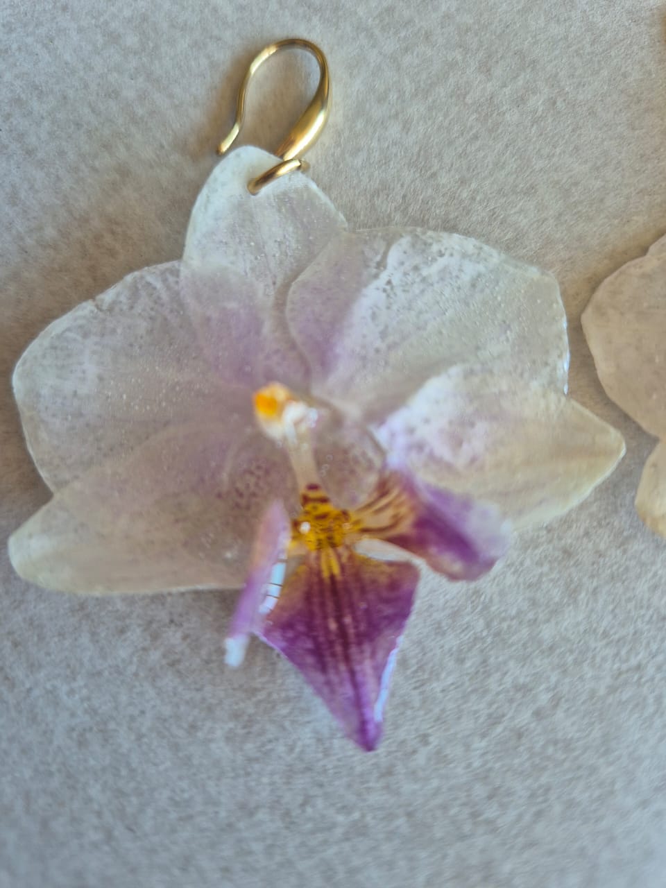 Brinco Gancho de Orquîdea Lilás